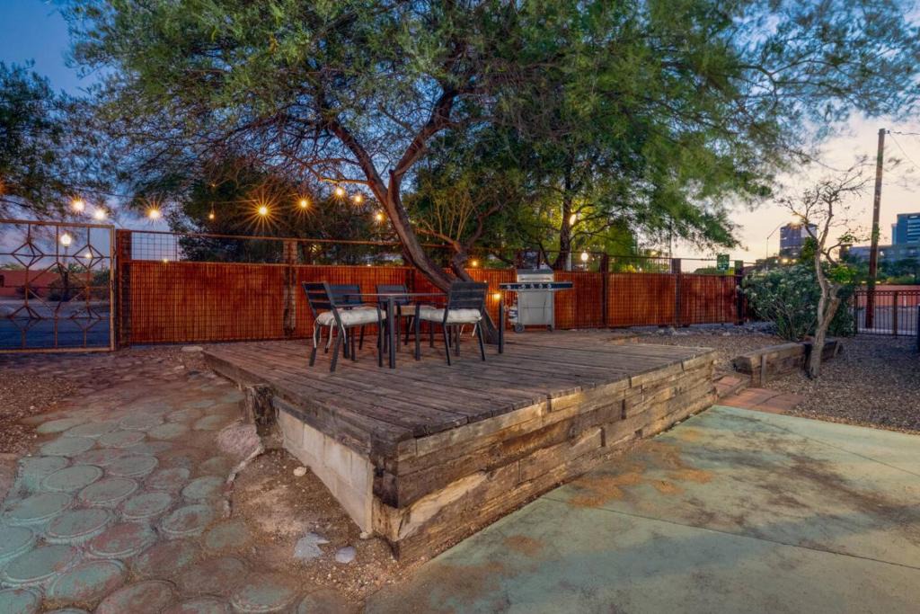 Iron Horse Historic District House | 1 Min to 4th Ave & Congress, 1 BR 1 BA, Casita