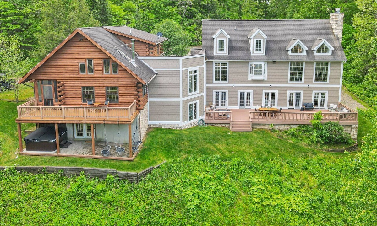 Logan Villa | 11,000sqft sleeps 29, w/POOL! private lake, hiking trails, hot tub, 130 acres!