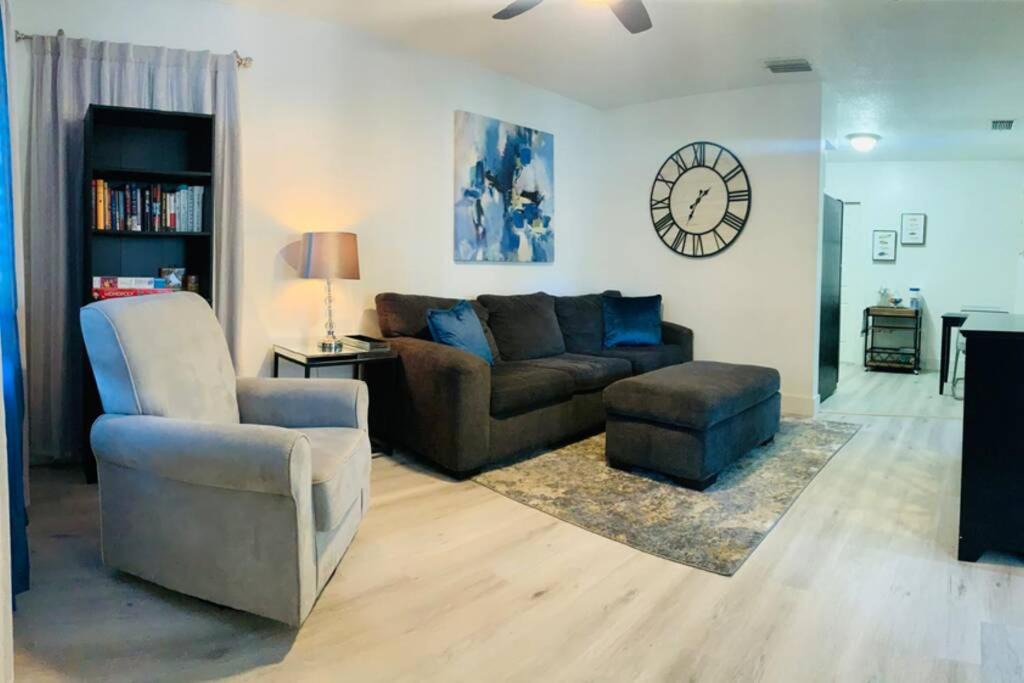 Pompano Beach Apartment | 2 Bedroom Apartment - Perfect for Long Term Stays