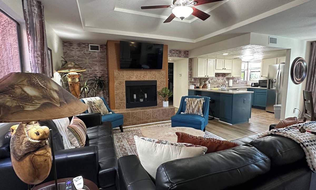 Tucson Condo | 2bd/2ba 1st fl condo Sabino Canyon in Tucson w king/queen pool, pickleball, pets