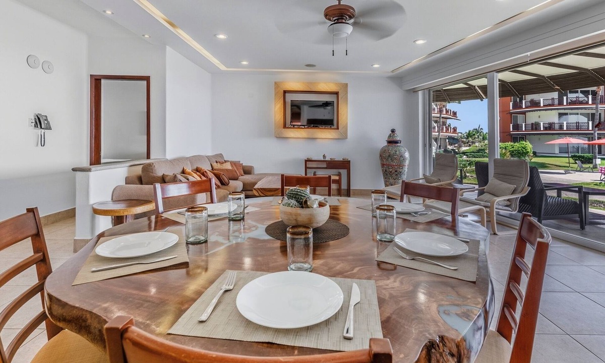 San Pedro Mixtepec Apartment | 3-bedroom Condo with AC, WiFi, Ocean Views, Tennis court & Gym in Vivo resorts