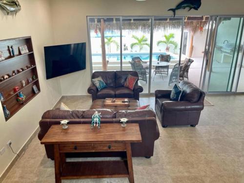 Los Barriles House | 4 Bedroom Downtown Los Barriles Casa Pina