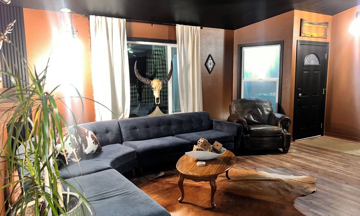 La Buena Vida House | 8 minute walk to State Farm Stadium, 5 rooms 7 bed home with pool/spa/game room