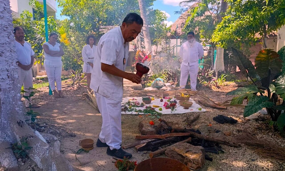 Izamal Hotel | Aldea Toktli Hotel and Museum - Pool, Starlink Wi-Fi, and Mayan House Museum Tour