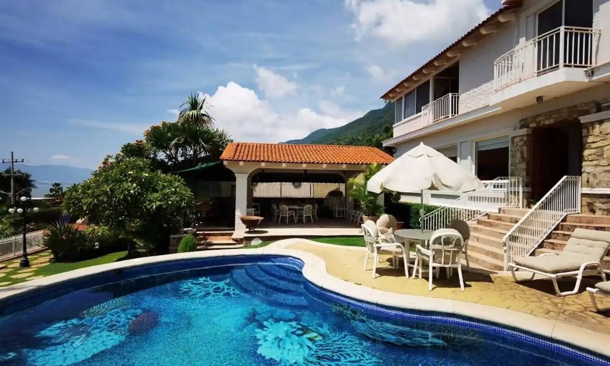 Raquet Club House | Amazing Chapala Lake House
