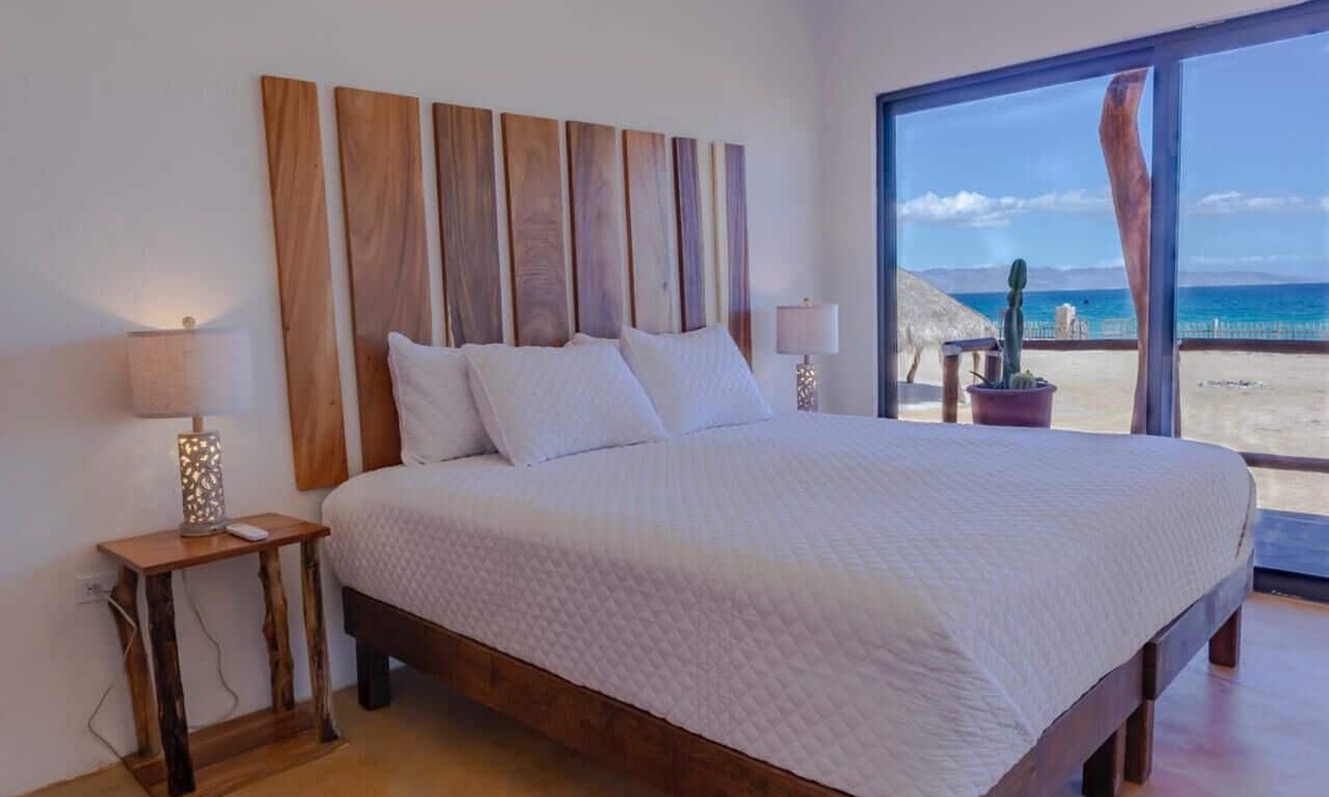El Sargento Cabin | Beachfront Cabin at Rasta Beach, just steps from the water, with stunning ocean views