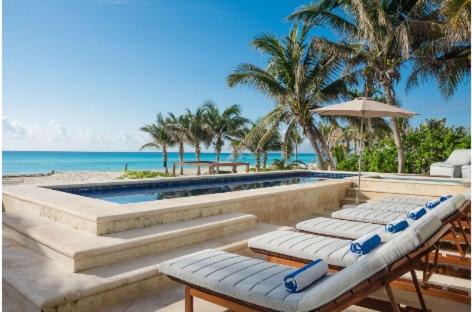 Playacar Beach Villa | Beachfront Casa de Playa