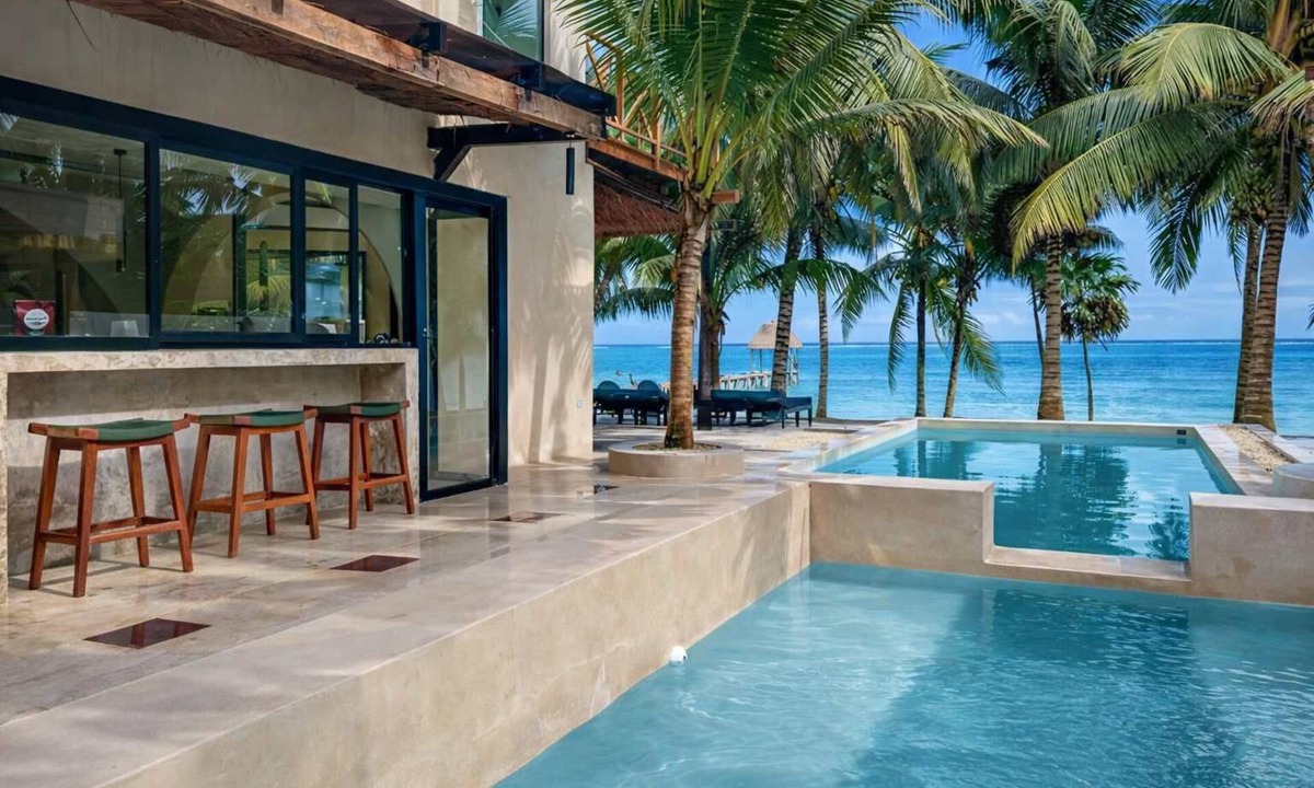 Soliman Bay House | Beachfront home private pool, jacuzzi, sauna
