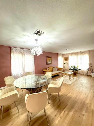 Moreno Valley House | Beautiful 5 BR and 3 BA home with AC and Wifi