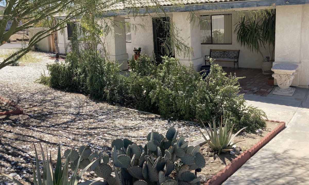 Desert Hot Springs House | Beautiful foothill home near Hiking Golf Mineral Spas Shops Restaurants Festival