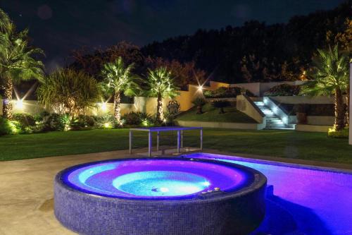 Sumiya House | Beautiful house with swimming pool, jacuzzi, pickleball court and steam room