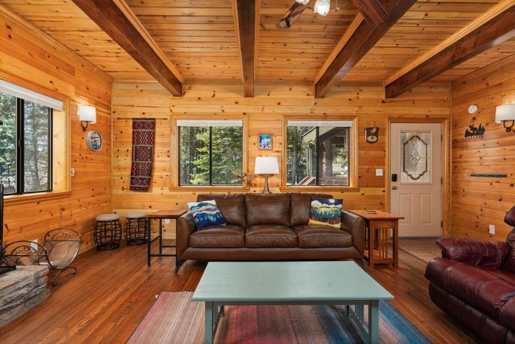 Big Creek House | Black Diamond-Family Pet Friendly & Near China Peak