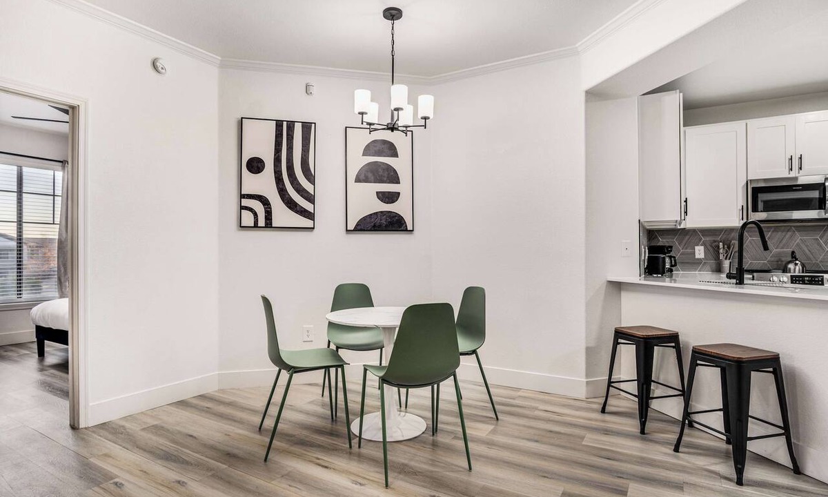 Glendale Sports and Entertainment District Apartment | Boulevard Stays 2BR by Stadium Pool, Parking, Gym 05