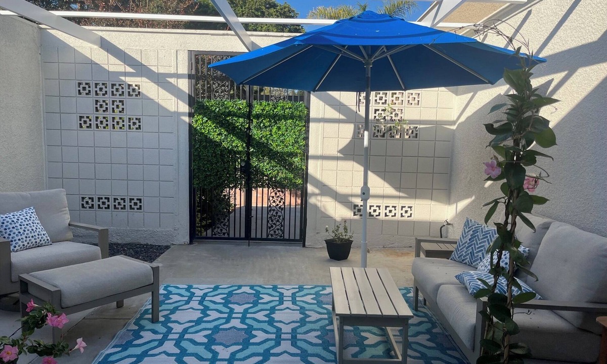 Laguna Woods Condo | Bright and cozy 2 bed 2 bath condo in Laguna Woods.