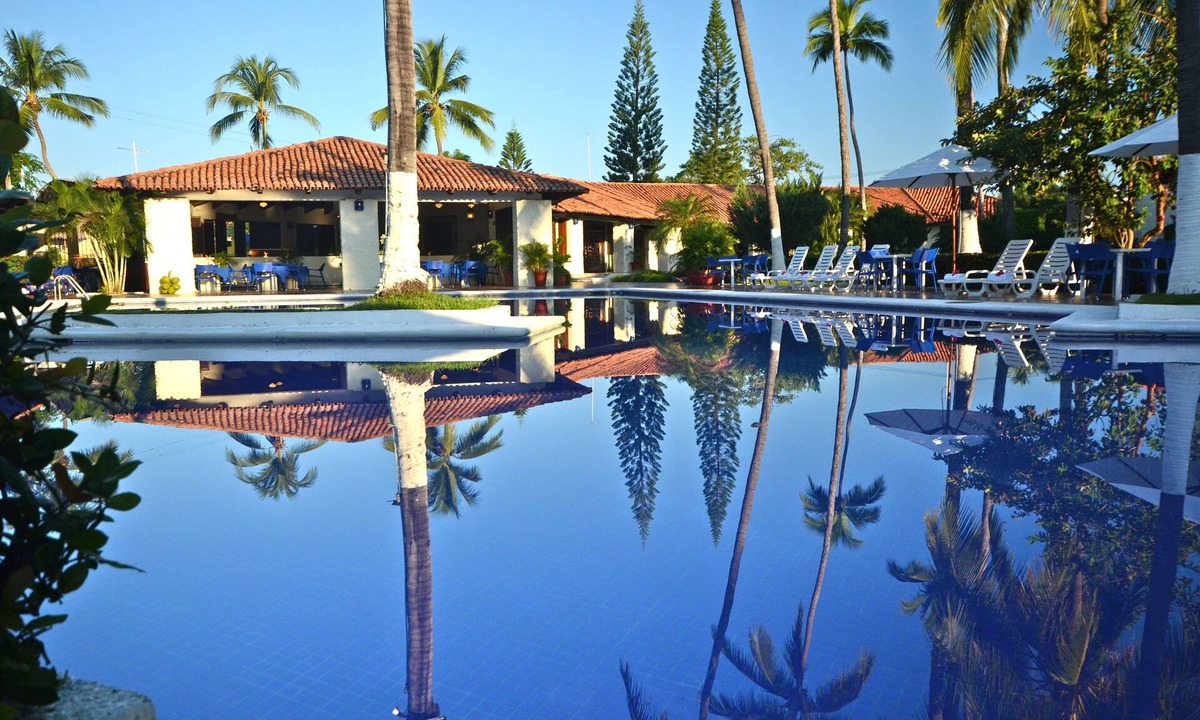 Barra de Navidad Hotel | Cabo Blanco Hotel & Marina
