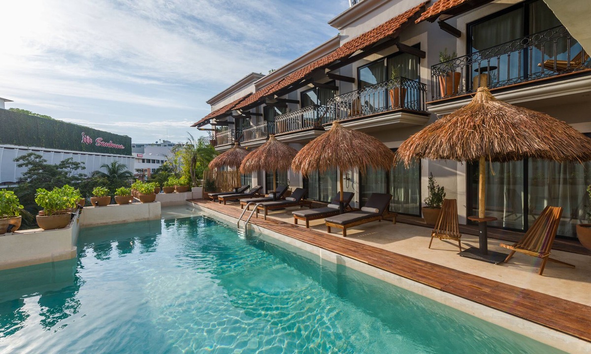Downtown Hotel | Caribbean Paradise Hotel & Spa - 5th Avenue