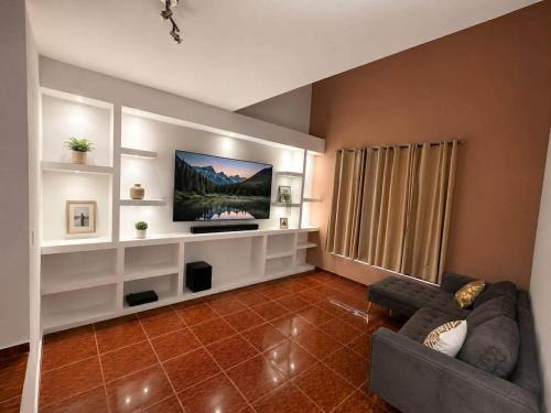 Soledad de Graciano Sanchez House | Casa ejecutiva para 10 personas
