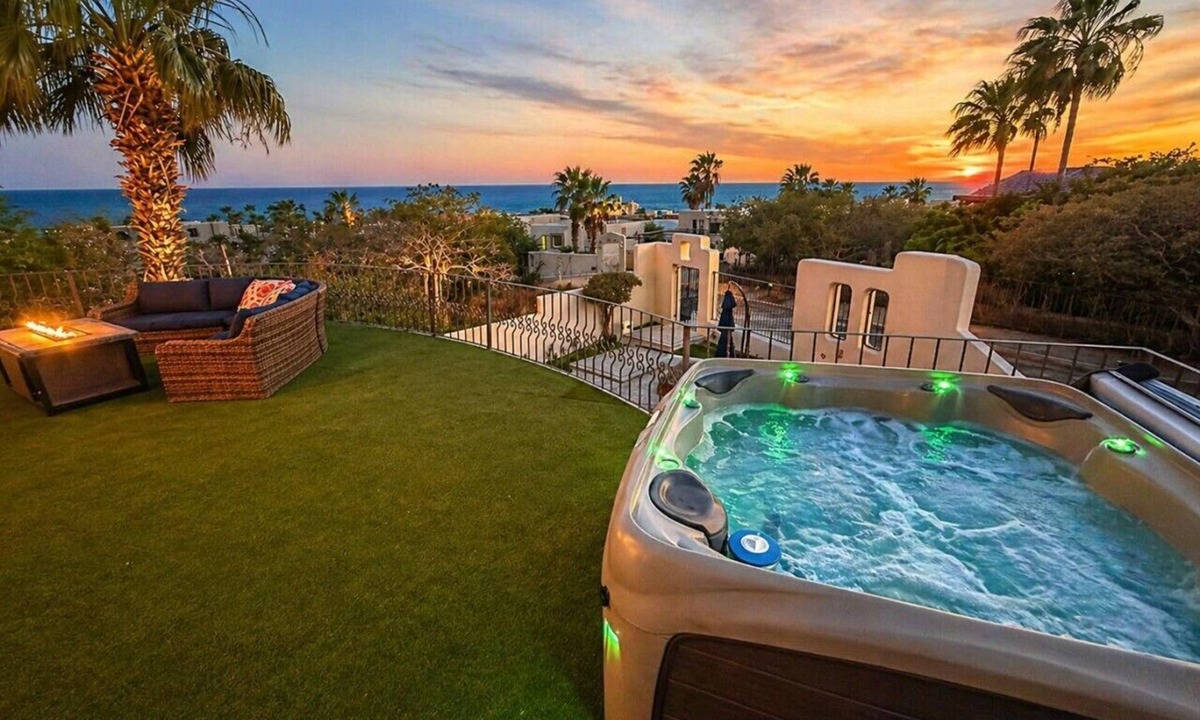Cabo Bello House | Casa Reyes Spacious 6BR in a Gated, Community, Heated Pool Hot Tub & Ocean-View.