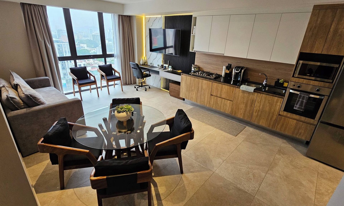 Santa Teresita Condo | Chapu, Consulate, Expo 3BR-AC-Wifi-Parking-Pool