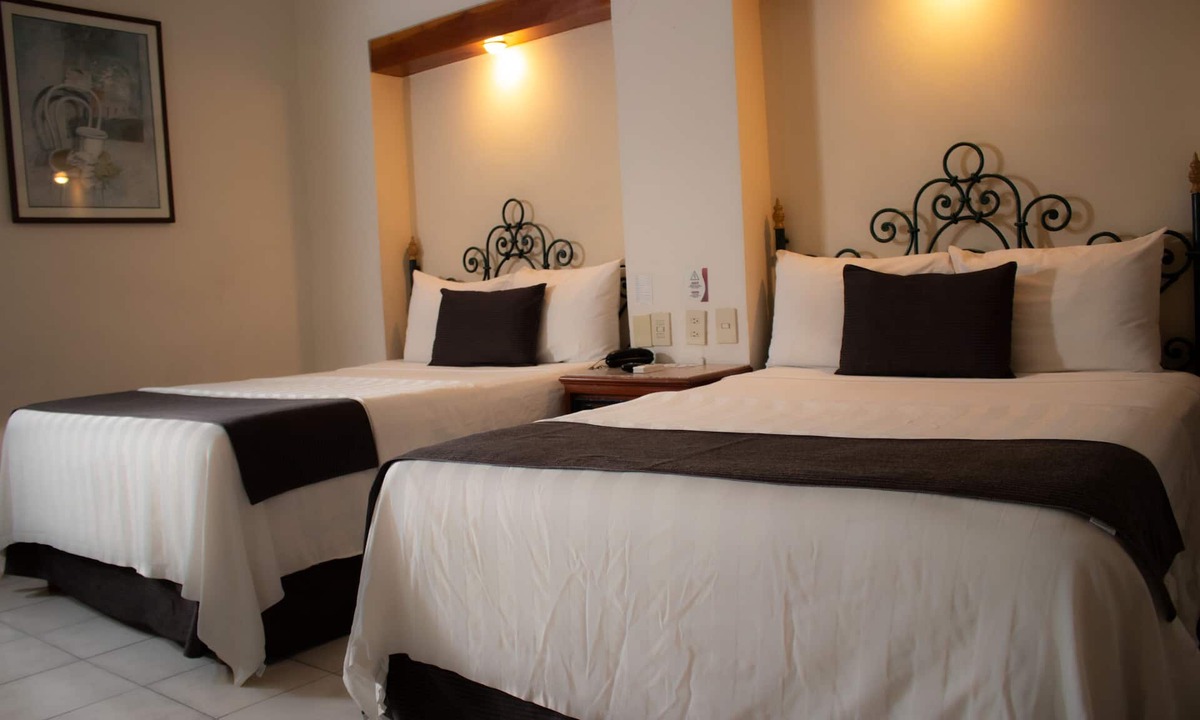 Centro Hotel | Concierge Plaza Colima