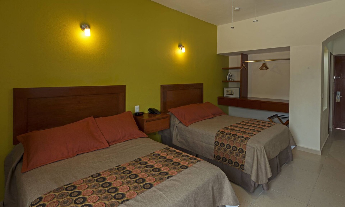 Villa de Alvarez Hotel | Concierge Plaza la Villa