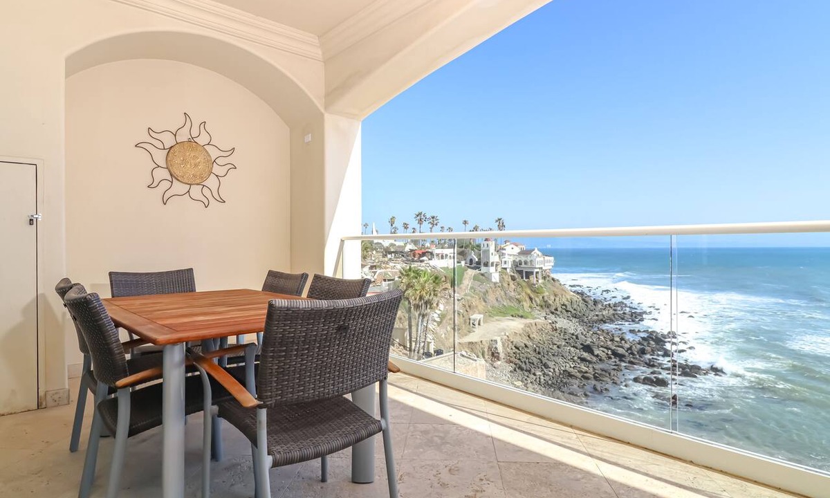 Rosarito Condo | Cozy-LasOlasCondo-Pools&Jacizzis-5thFlr-Rosarito
