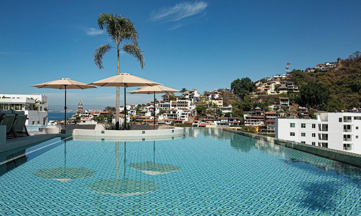 Emiliano Zapata Condo | D'Vine, Romantic Zone Chic 2BR, Rooftop Pool/Oasis