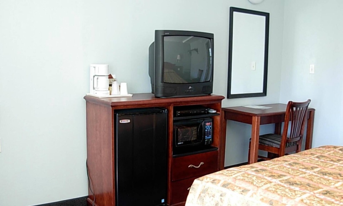 Willows Hotel | Economy Inn