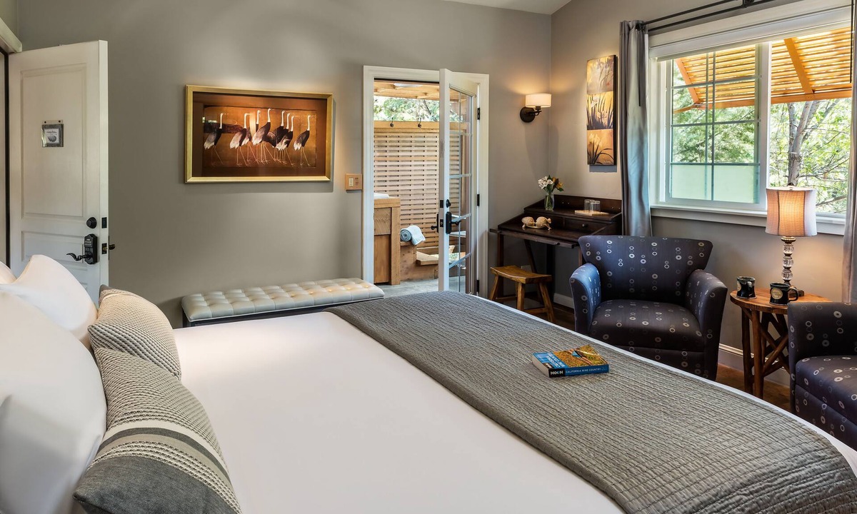Jayhawk Bed & Breakfast | Eden Vale Inn