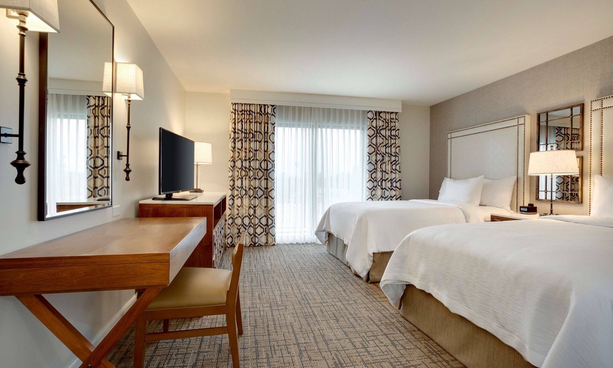 South Scottsdale Resort | Embassy Suites by Hilton Scottsdale Resort