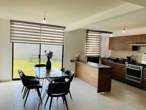 San Luis Potosi Apartment | Espaciosa casa cerca de zona industrial