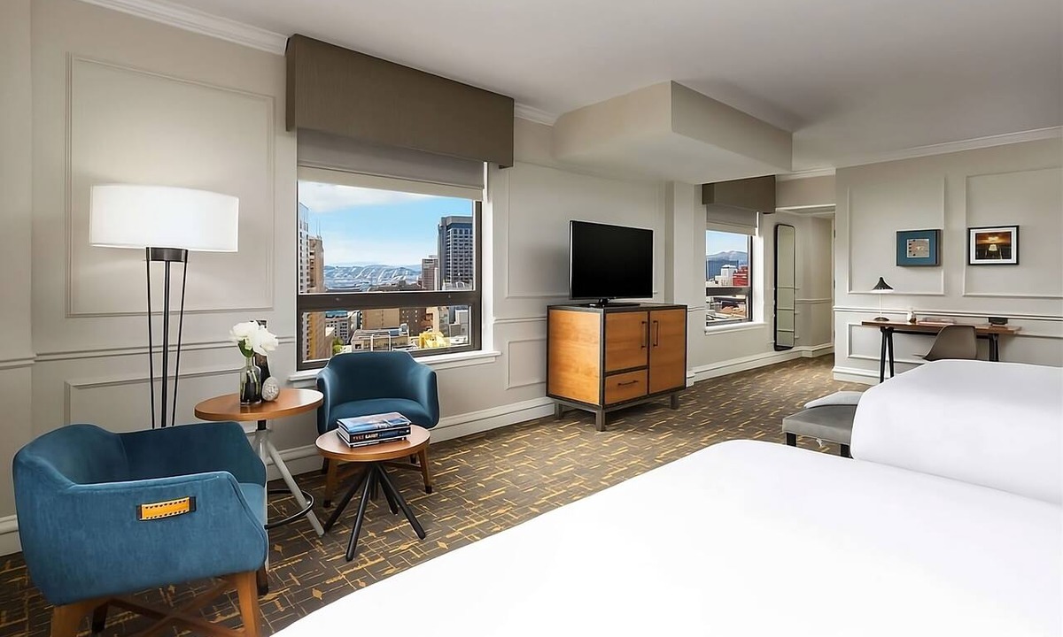 Lower Nob Hill Hotel | Experience San Francisco Like Never Before! 2 Pet-Friendly Units,On-Site Dining