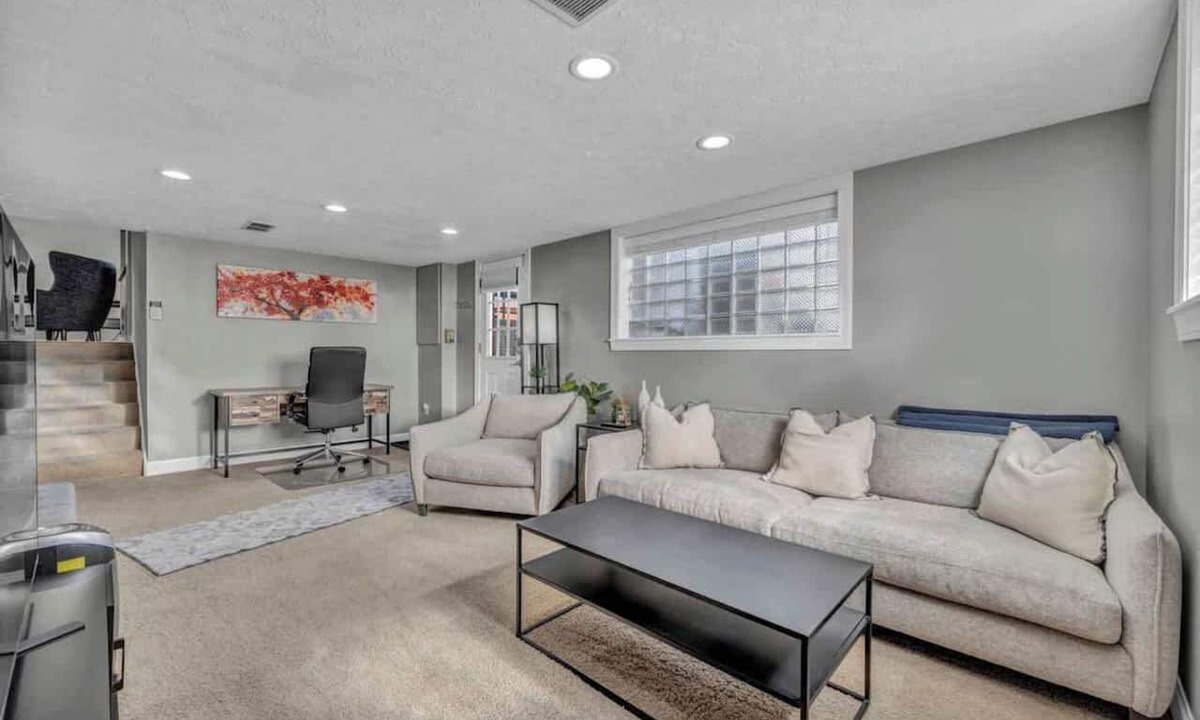 Mayfield Heights House | Fenced backyard - Pets OK - 3 Bd 3 Ba