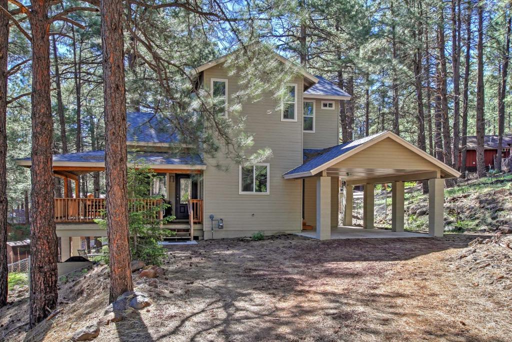Kachina Village House | Flagstaff Family Retreat w/Patio & Mountain Views