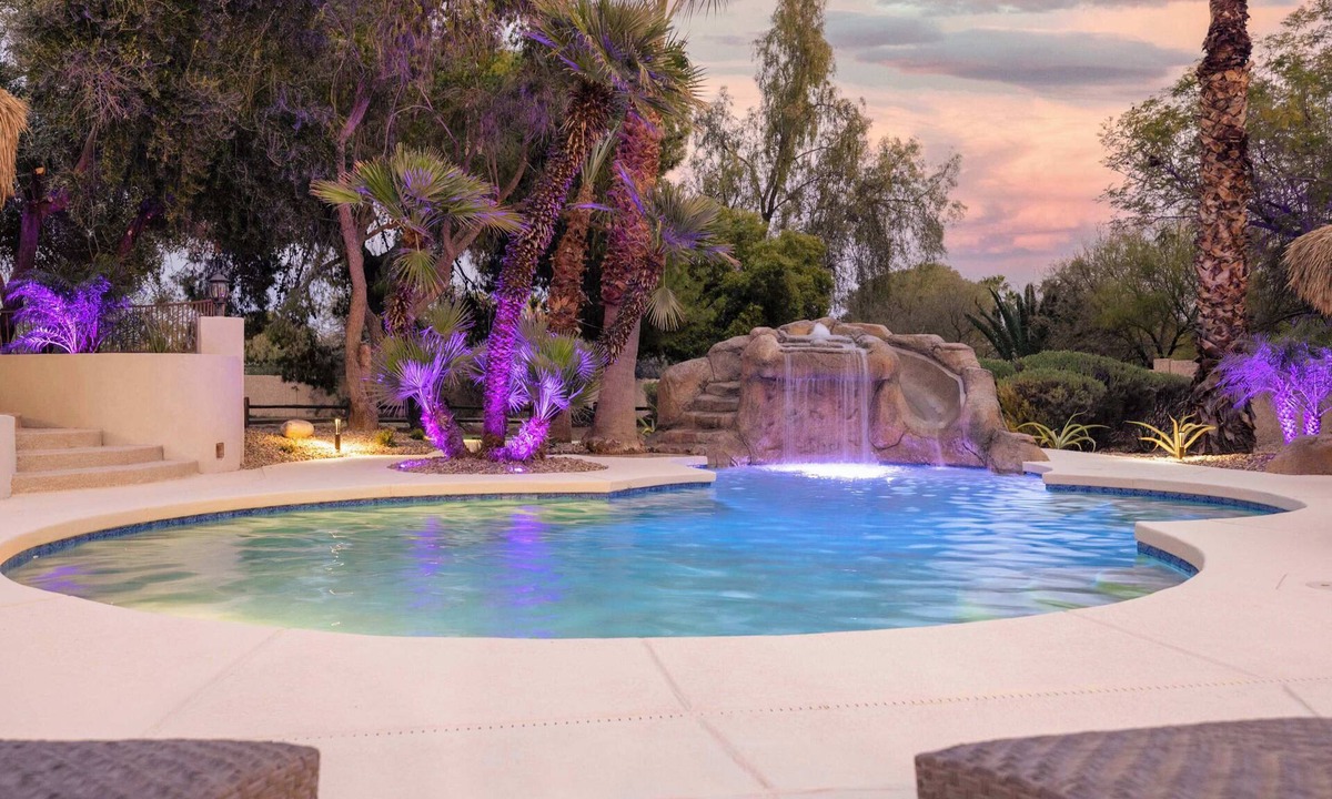 Country Club Acres House | HÓZHÓ | Resort Pool, Hot Tub, Theater & Pickleball