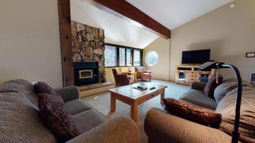 Mammoth Lakes Apartment | Helios North #6 condo