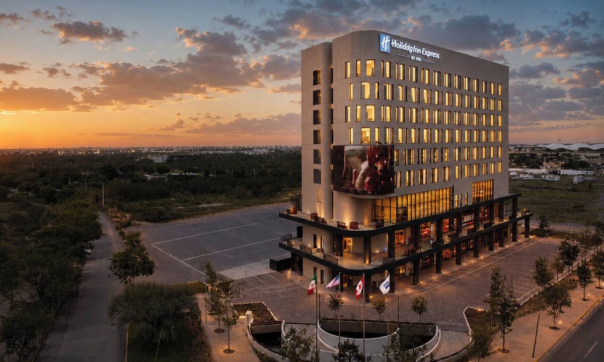 San Nicolas de los Garza Hotel | Holiday Inn Express And Suites Monterrey Sendero