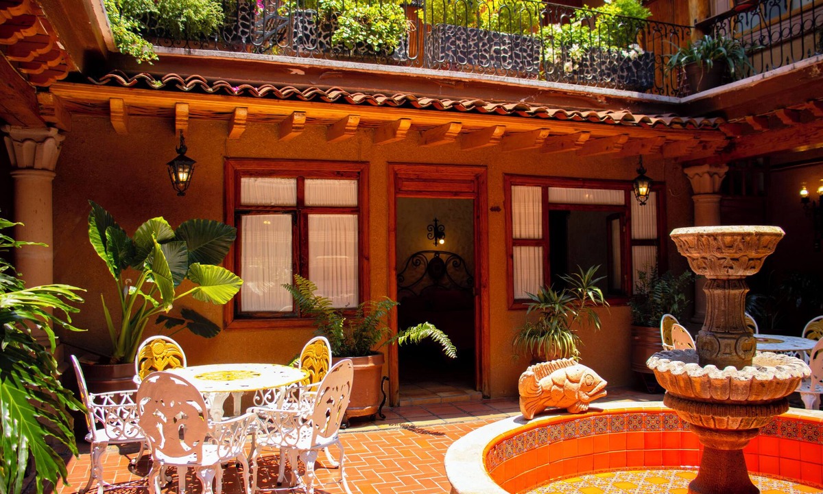 Centro Hotel | HOTEL LOS ESCUDOS