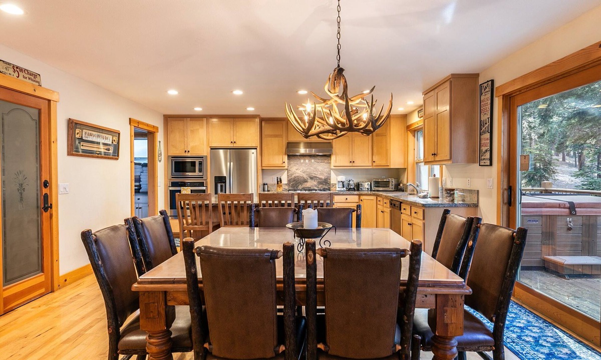 Truckee House | Indian Hills By Tahoe Getaways - Northstar 4 BR w/Private Hot Tub, HOA Pool, Gym, Tennis