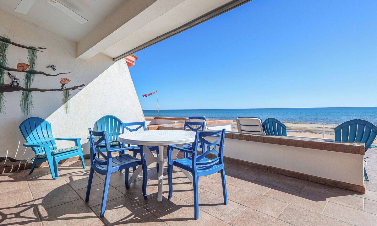 Las Conchas House | Kasa Kris – Beachfront, Sleeps 6, Las Conchas