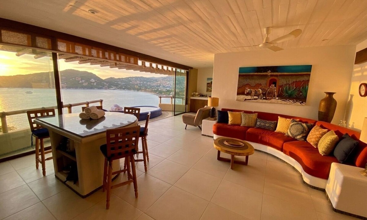 Zihuatanejo House | KauKan B7 Luxury Condo with Breathtaking View