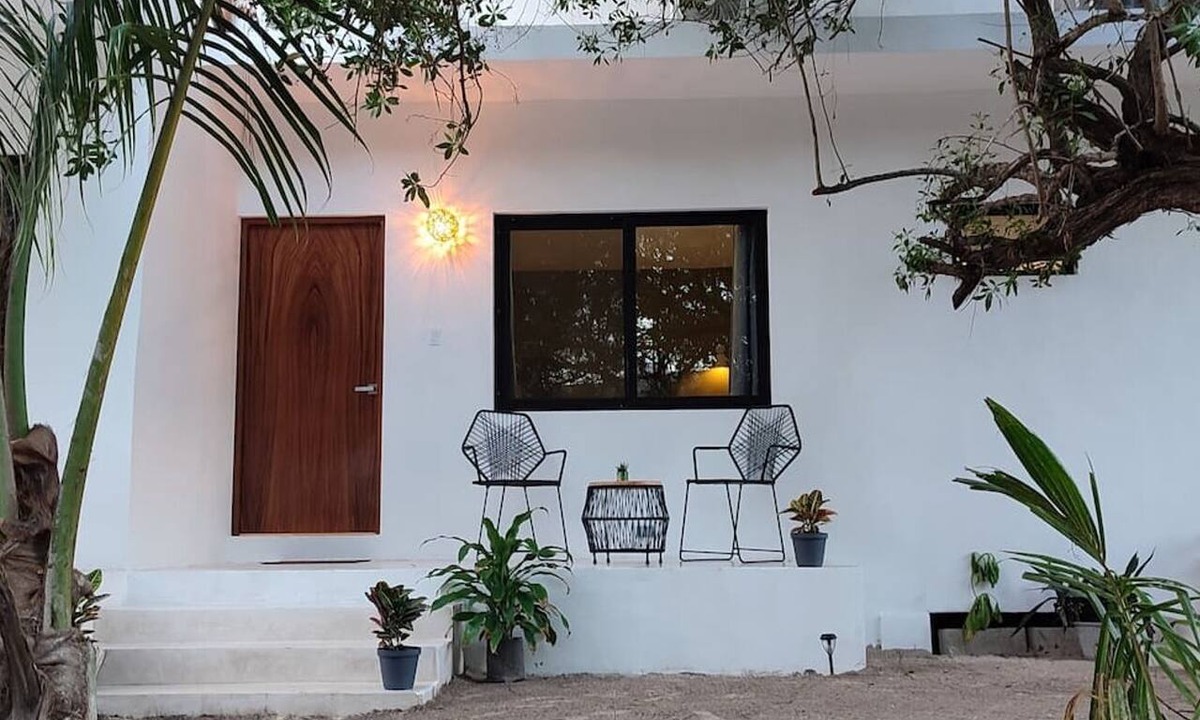 Isla Holbox Apartment | King Bed, 1 Block to Beach, Starlink, C6