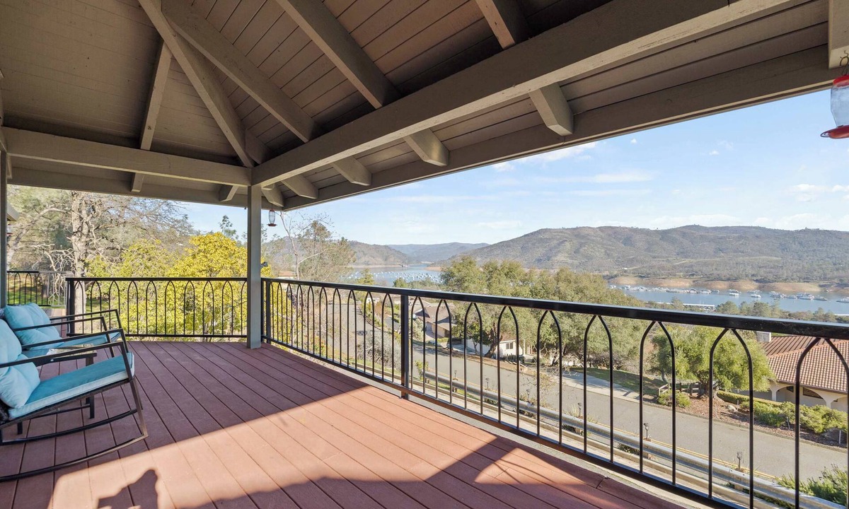 Oroville East House | Lake House Cabin-Great views of Lake Oroville!