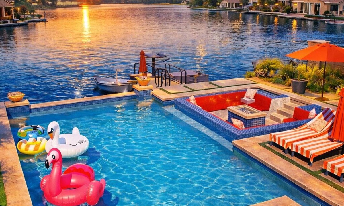 Terra Lago House | Lakefront Oasis with Epic Infinity Pool Festival Ready 15 Min from Coachella