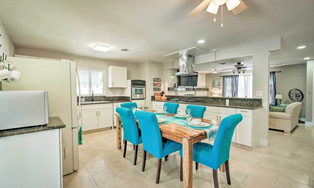 Las Vegas Cottage | Las Vegas Getaway w/Patio & Grill: ~3mi to Strip!