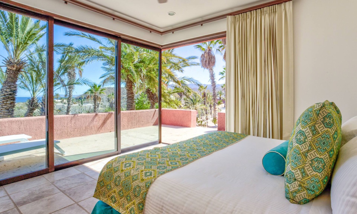 Ensenada Los Muertos Apartment | Lower Cascada: Ocean view suite with indoor/outdoor showers