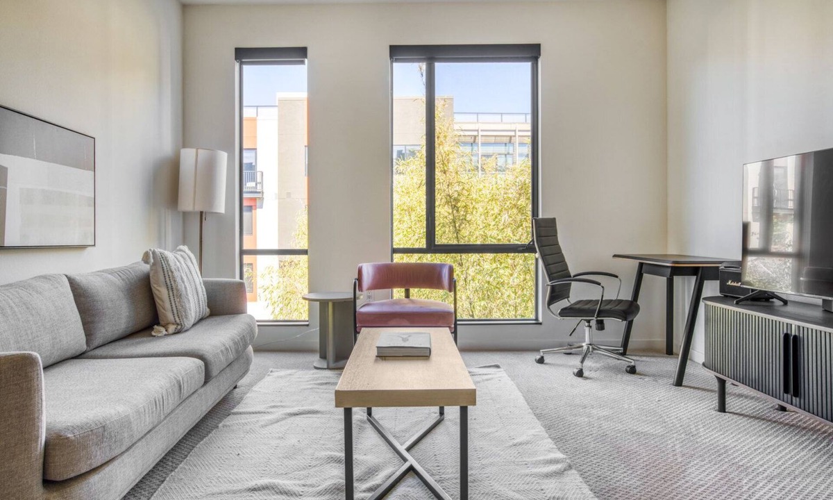 The Villas Apartment | Luxe Santana Row 1BR w/Pool & Gym, 10 mins to Google, by Blueground