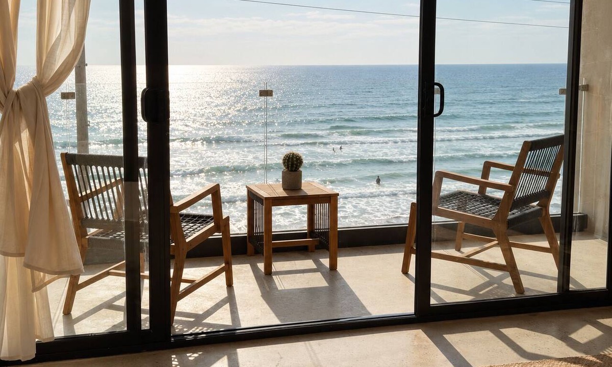 Playas de Tijuana Apartment | Luxury Beachfront with King Bed & AC