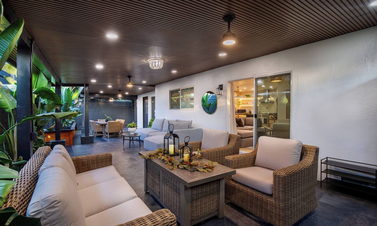 Sherwood Forest and Thistle Development House | Magical Villa - 10 BEDS - Disneyland & SoCal Gem