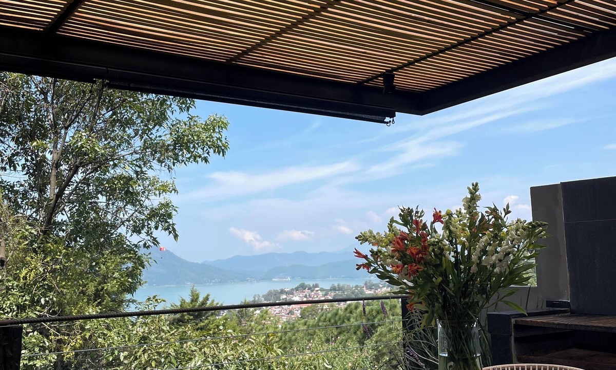 Monte Alto House | Majestuosa residencia con vistas al lago y bosque!